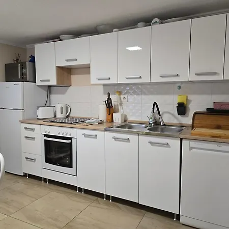 Gyoergyi Apartment - Biro Tours Nr 43 شقة