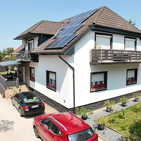 Gyoergyi Apartment - Biro Tours Nr 43 شقة فونيارتْسفاشغ