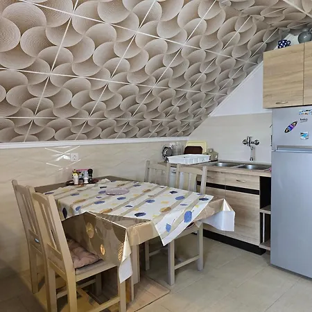 Gyoergyi Apartment - Biro Tours Nr 43 شقة