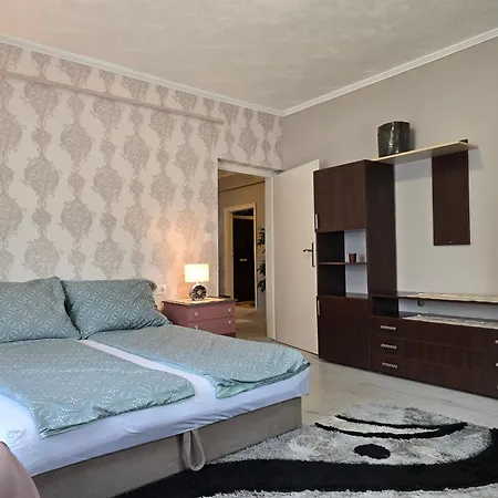 شقة Gyoergyi Apartment - Biro Tours Nr 43 فونيارتْسفاشغ