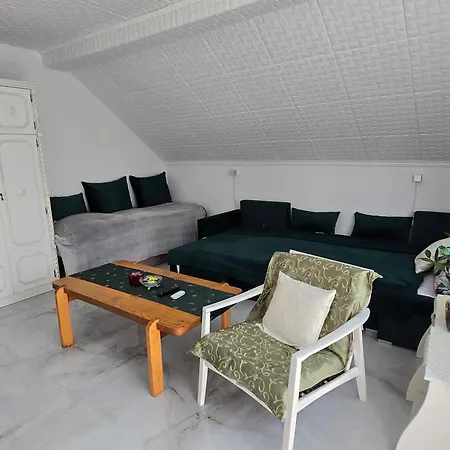 شقة Gyoergyi Apartment - Biro Tours Nr 43