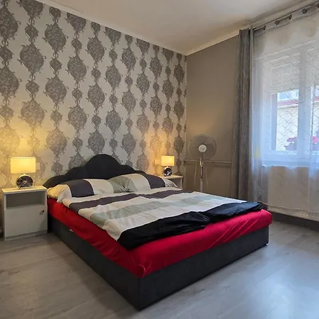 Gyoergyi Apartment - Biro Tours Nr 43 فونيارتْسفاشغ