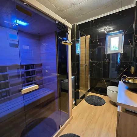 Gyoergyi Apartment - Biro Tours Nr 43