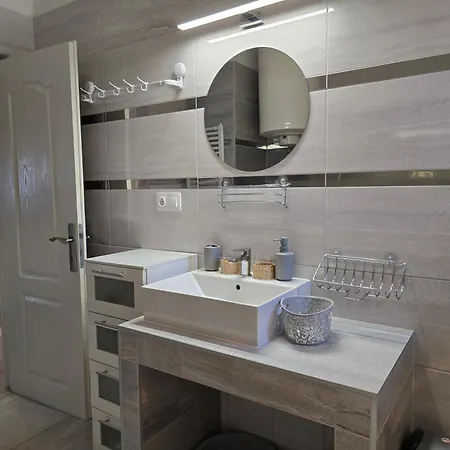 Gyoergyi Apartment - Biro Tours Nr 43 *